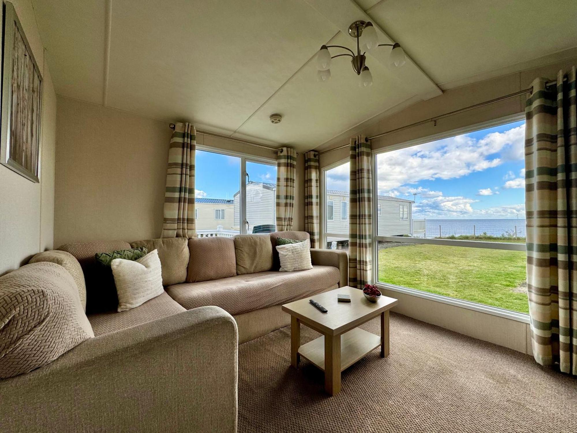 New Sea View Platinum Caravan With Huge Decking Newcastle upon Tyne Exterior photo